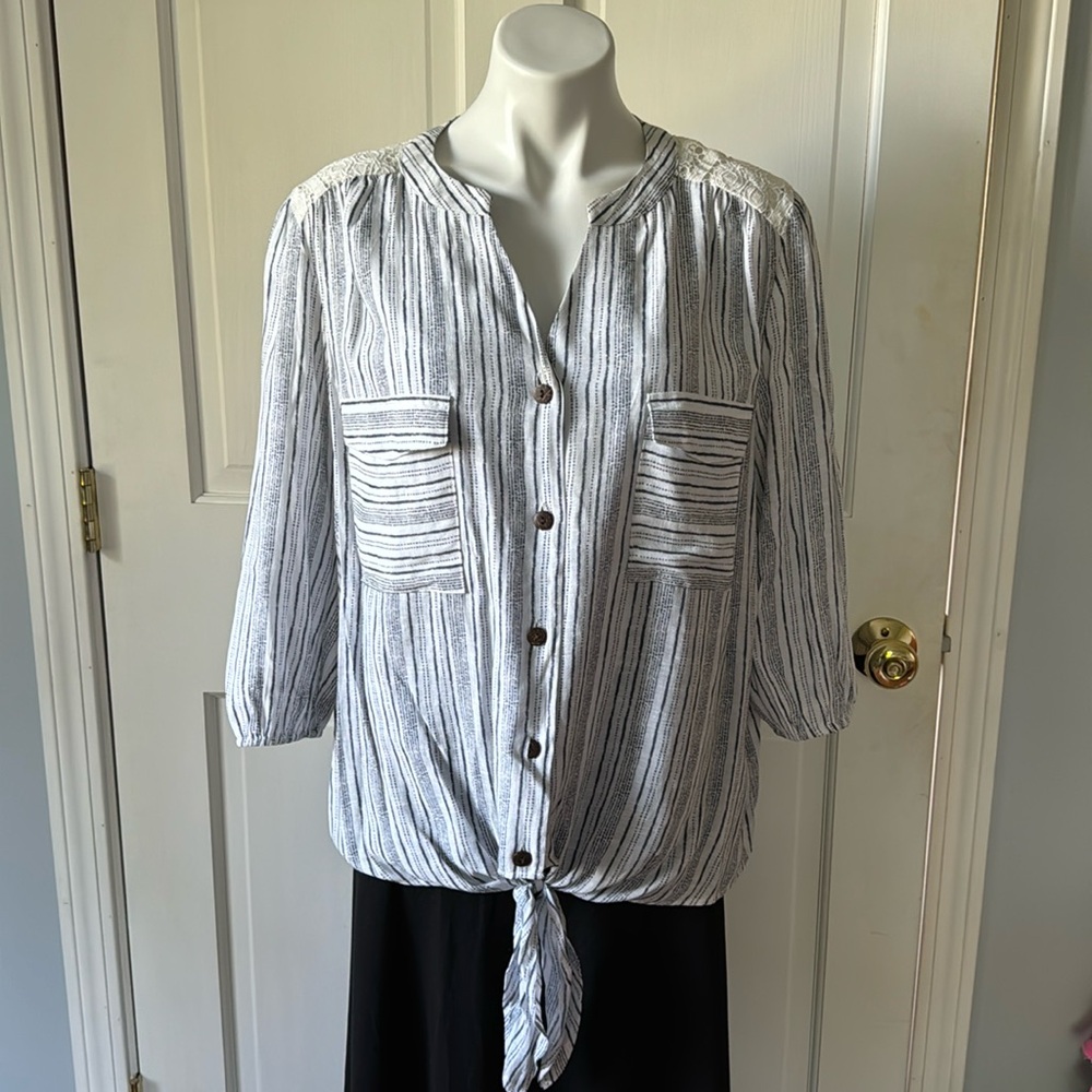 Como Blue Button Up Tie Front Top With Lace Details 1X